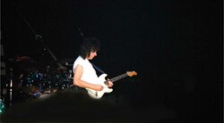 Jeff Beck on Sep 28, 1999 [340-small]