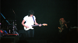 Jeff Beck on Sep 28, 1999 [363-small]