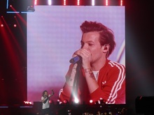 One Direction / Jamie Lawson on Sep 26, 2015 [728-small]