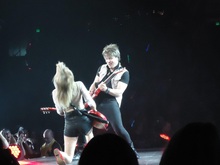 Taylor Swift / Ed Sheeran / Casey James on Sep 21, 2013 [911-small]