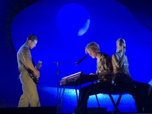 London Grammar / Eloise on Nov 13, 2021 [431-small]