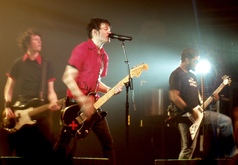 Sum 41 / Unwritten Law / Hawthorne Heights on Apr 15, 2005 [811-small]