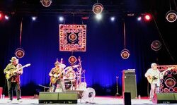 Creedence Clearwater Revived on Apr 7, 2017 [677-small]
