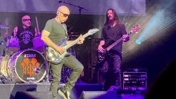 Joe Satriani / Steve Vai on Apr 16, 2024 [173-small]