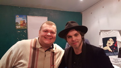 Gaz Coomes on Nov 25, 2015 [073-small]