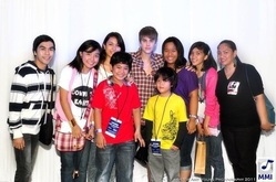 Justin Bieber / Poreotics on May 10, 2011 [914-small]