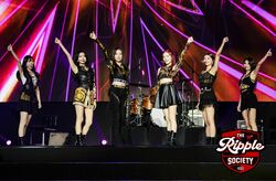 AKMU / Momoland / Everglow on Nov 26, 2022 [796-small]