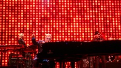 Elton John / Bright Light Bright Light on Jun 16, 2015 [100-small]