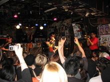 Guitar Wolf on Feb 28, 2005 [909-small]