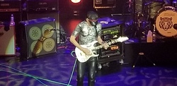 Joe Satriani / Steve Vai on Apr 26, 2024 [888-small]