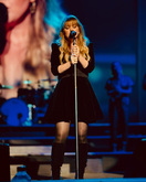 Kelly Clarkson on Feb 9, 2024 [539-small]