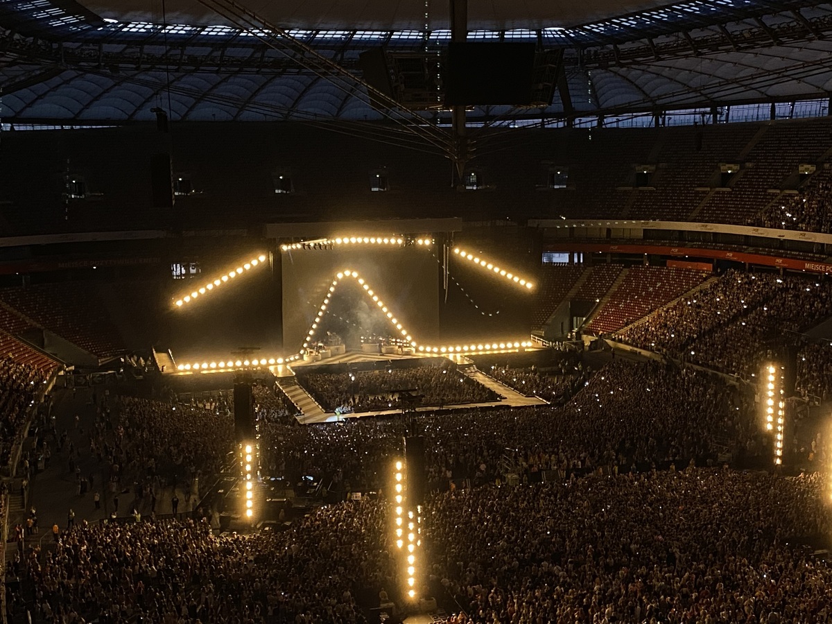 jul-02-2023-harry-styles-wet-leg-at-pge-narodowy-warsaw-mazovia