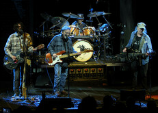 Neil Young & Crazy Horse / Neil Young on Apr 25, 2024 [288-small]