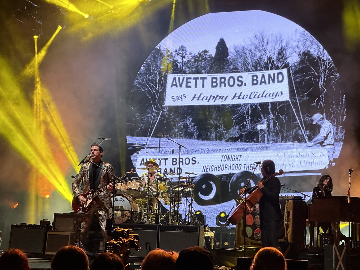The Avett Brothers Concert & Tour History (Updated for 2024) Concert