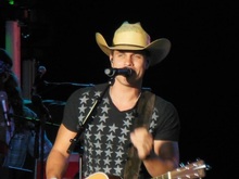 Hunter Hayes / Dustin Lynch / Lonestar / Lauren Alaina / Parmalee / Sarah Darling on Jul 5, 2013 [086-small]