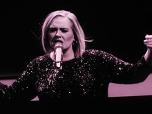 Adele on Sep 23, 2016 [624-small]
