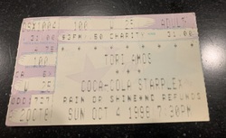 Tori Amos on Oct 4, 1998 [486-small]