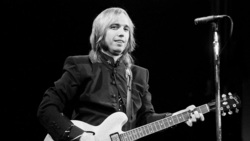 Tom Petty And The Heartbreakers / Lone Justice on Jul 9, 1985 [478-small]