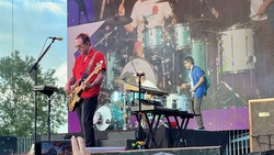 Weezer on Aug 26, 2023 [501-small]