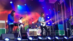 Tame Impala on Sep 13, 2016 [607-small]