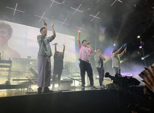 Bastille / DYLAN on Apr 13, 2022 [339-small]