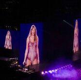 Taylor Swift / Sabrina Carpenter on Nov 17, 2023 [093-small]