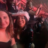 Taylor Swift / Sabrina Carpenter on Nov 26, 2023 [441-small]