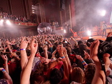 Stardeath and White Dwarfs / The Flaming Lips on Apr 21, 2010 [370-small]
