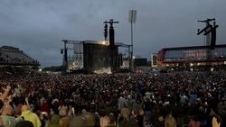 Foo Fighters / Wet Leg / Loose Articles on Jun 13, 2024 [734-small]