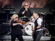 Bruce Springsteen & The E Street Band / Bruce Springsteen / Benny Sings on Jun 27, 2024 [588-small]
