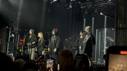 Billie Eilish / boygenius / Labrinth on Aug 29, 2023 [586-small]