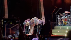 5 Seconds of Summer / Meet Me @ the Altar on Aug 18, 2023 [331-small]