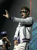 Justin Bieber / Cobra Starship on Oct 6, 2011 [618-small]