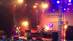 Manic Street Preachers / Bill Ryder-Jones / The Anchoress on Jul 9, 2016 [865-small]