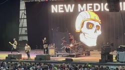 Breaking Benjamin / New Medicine on Jul 20, 2024 [656-small]