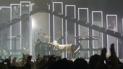 Maroon 5 / Magic! / Nick Gardner on Jun 1, 2015 [657-small]