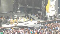 Lenny Kravitz / Guns N' Roses on Jul 19, 2016 [788-small]