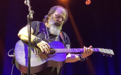 Steve Earle on Jul 28, 2023 [983-small]