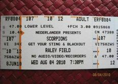 Scorpions on Aug 4, 2010 [999-small]