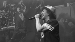 Pearl Jam / Andrew Watt / Chad Smith / Deep Sea Diver on May 22, 2024 [081-small]