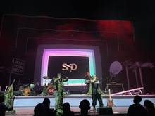 Glass Animals / Sad Night Dynamite on Mar 8, 2022 [802-small]