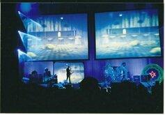 Tool on Oct 7, 2001 [021-small]