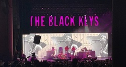 The Black Keys / Band of Horses / Ceramic Animal on Jul 16, 2022 [421-small]