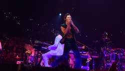 Harry Styles / Jenny Lewis on Nov 17, 2021 [399-small]