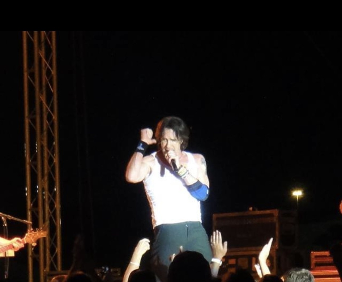 Rick Springfield Pays Tribute To Late Rock Legend The Concert That Shook The World - woynzn9