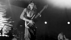 DIIV / Horse Jumper of Love / Full Body 2 on Aug 7, 2024 [829-small]