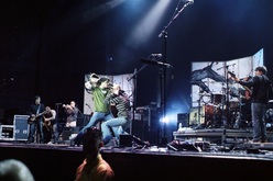 tags: John Mayer, Maroon 5, Burgettstown, Pennsylvania, United States, Post-Gazette Pavilion - John Mayer / Maroon 5 / DJ Logic / David Ryan Harris on Aug 13, 2004 [930-small]