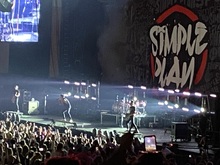 Avril Lavigne / Simple Plan / girlfriends on Aug 21, 2024 [090-small]