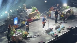 Noel Gallagher's High Flying Birds / Tom Meighan on Dec 18, 2023 [451-small]