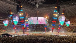 Ed Sheeran / Maisie Peters / Cat Burns on Aug 25, 2022 [629-small]